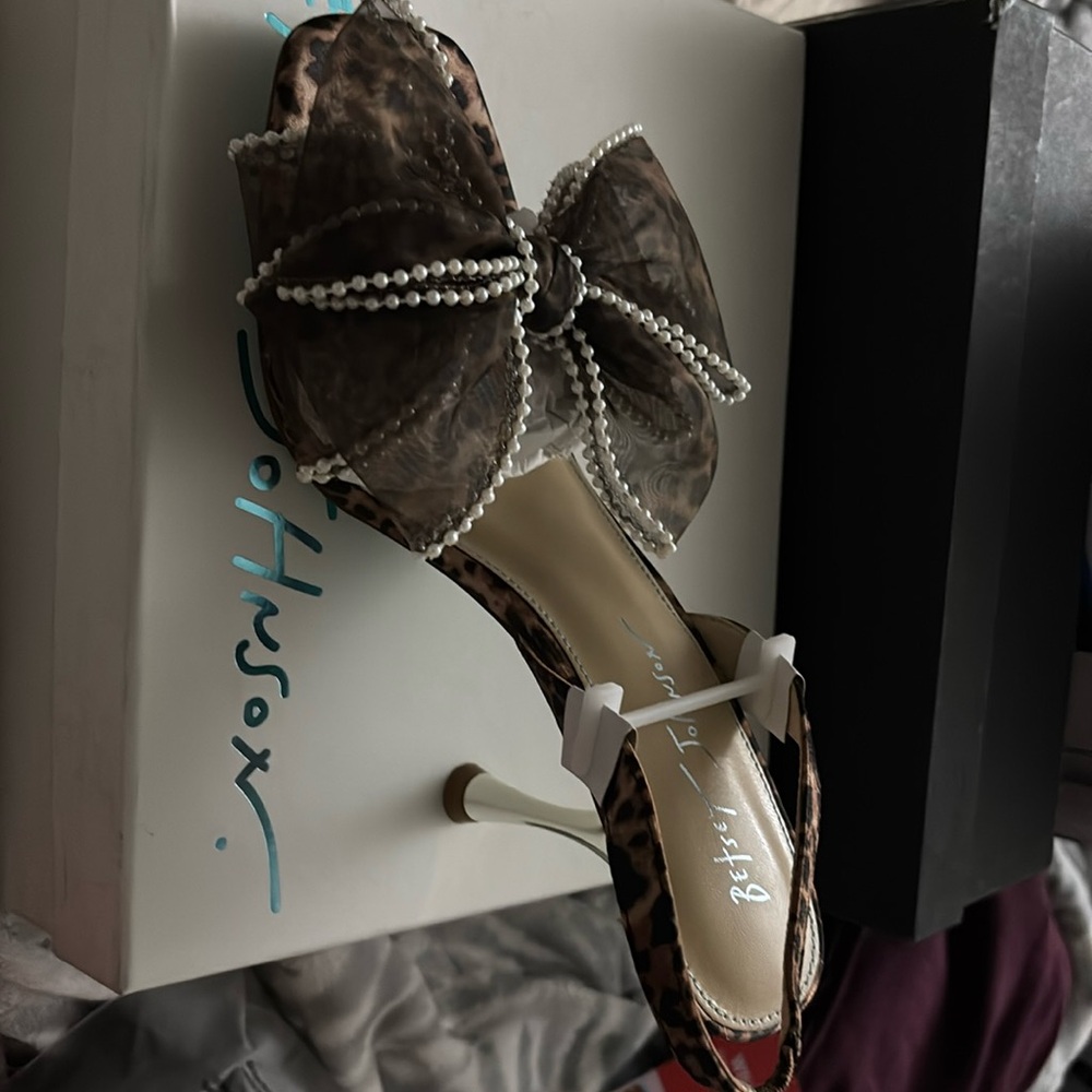 Betsy Johnson leopard bow heeled sandal